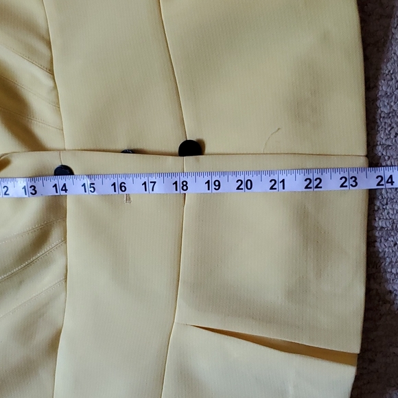 Calvin Klein Pale Yellow Peplum Hem 3 Button Blazer Size 10 - Picture 12 of 13